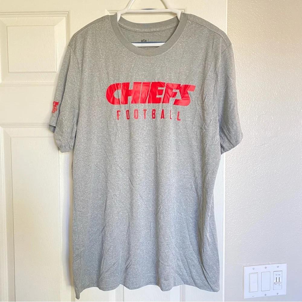 NWT Kansas City Chiefs Nike NFL On Field Apparel Shirt Size Large